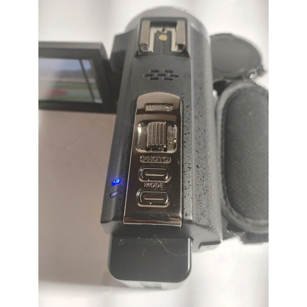 4K Ultra-HD 48 Mega Pixels Video Camcorder with Accessories And Camera Bag